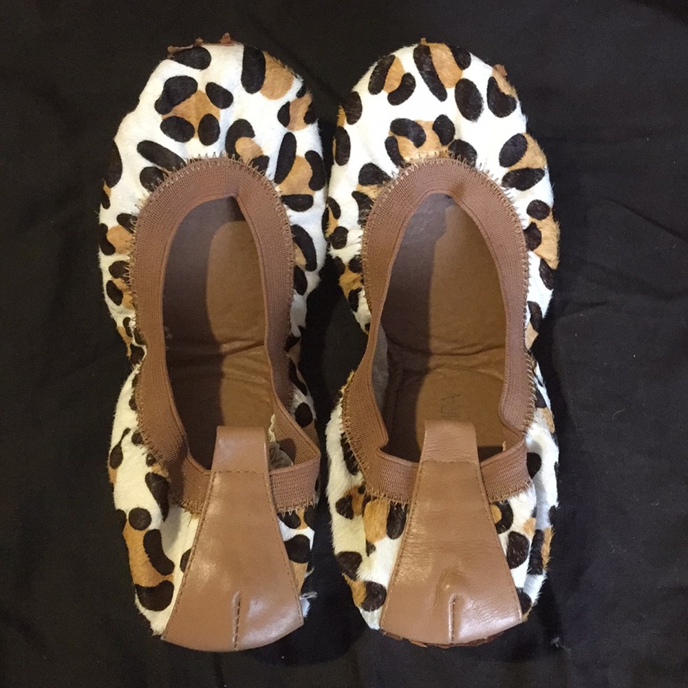 Yosi Samra size 7.5 leopard design, slightly used
